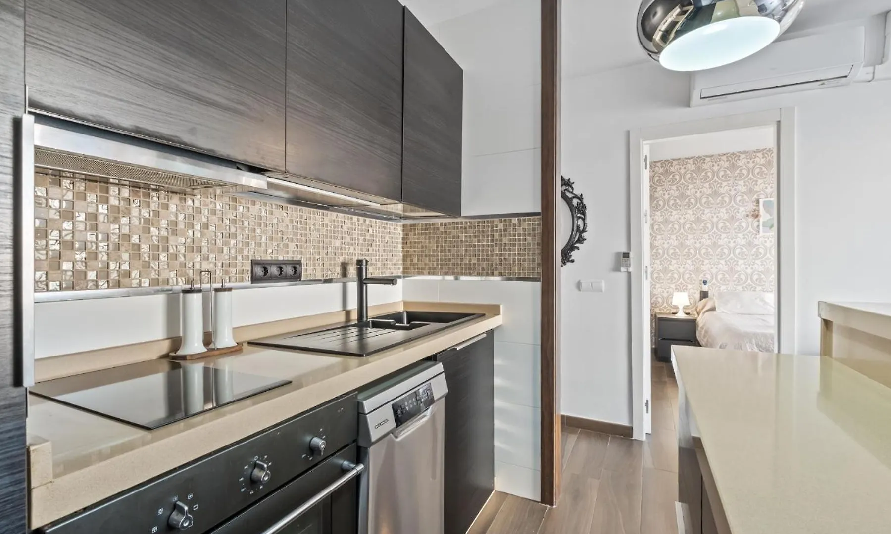 Modern Apartment Next To La Malagueta Beach Malaga