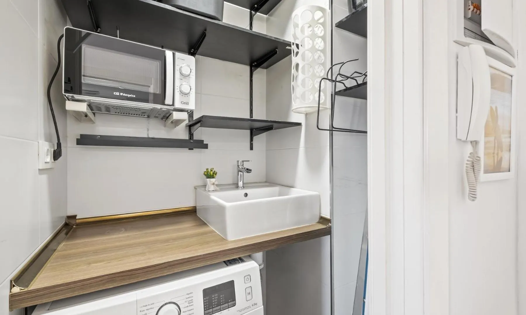 Modern Apartment Next To La Malagueta Beach Malaga